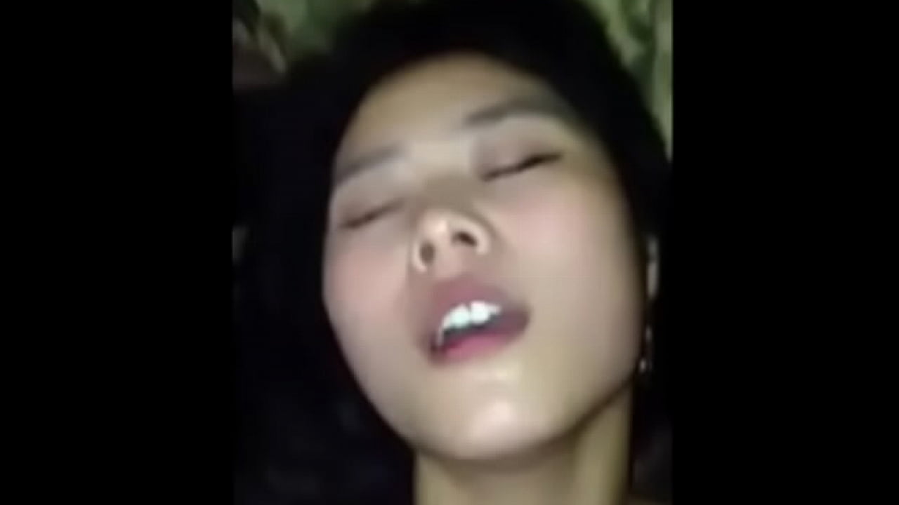 Chạm đáy em gái khẩu dâm liên tục Chạm đáy em gái khẩu dâm liên tục